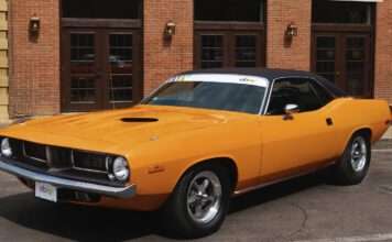 eBay McLaren Plymouth Barracuda