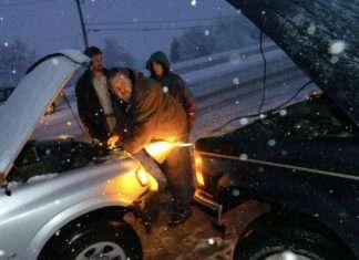 Jumpstarting a car in winter
